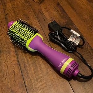 Bed head brush dryer